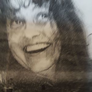 Meet your Posher, Gloria